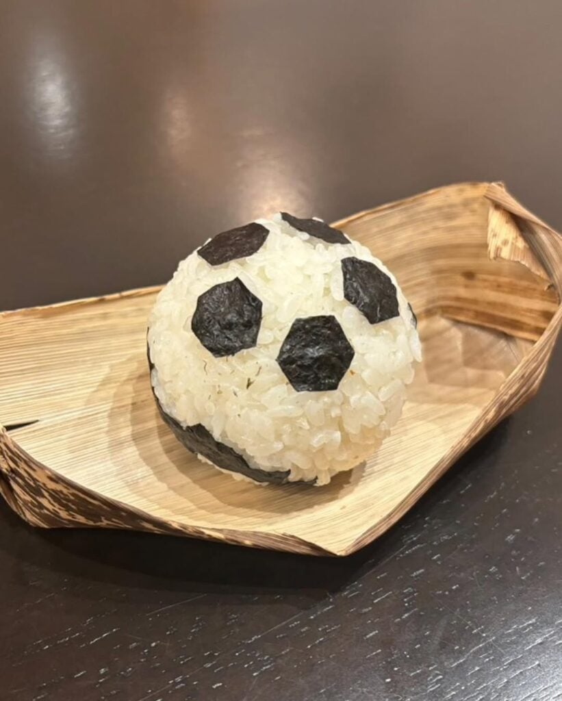 100円おにぎり型