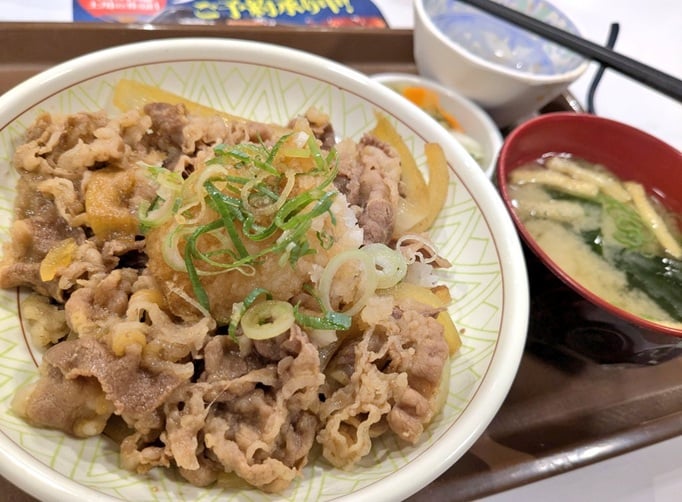 すき家 中盛り, すき家 中盛りと大盛りの違い, すき家 中 盛り 値段, すき家 中 盛り カロリー, すき家 中盛りと 並 盛り の違い, すき家 中盛り ご飯の量, すき家 中盛り 大盛り, すき家 大盛り