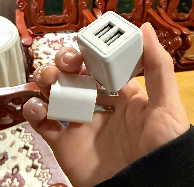 usb コンセント 100均 セリア